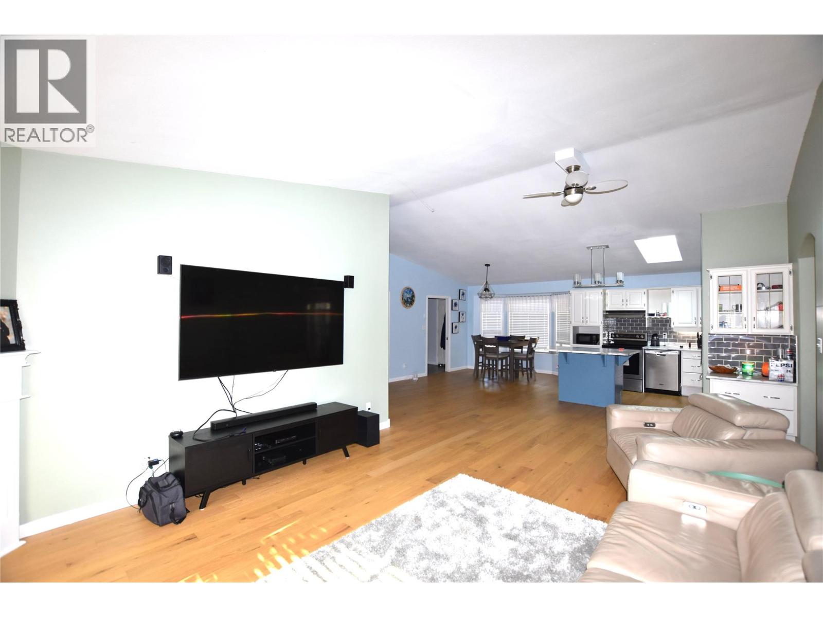  404 Hummingbird Avenue, Vernon