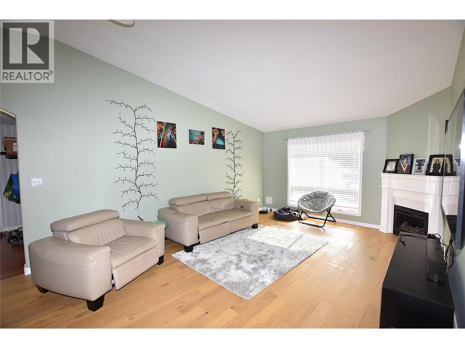  404 Hummingbird Avenue, Vernon