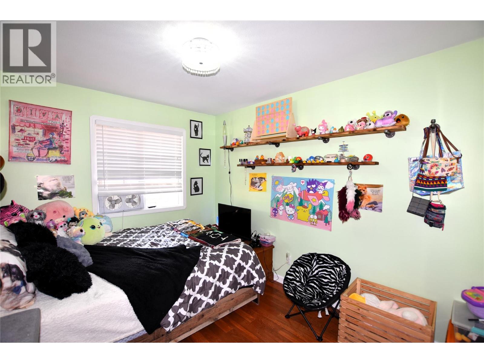  404 Hummingbird Avenue, Vernon
