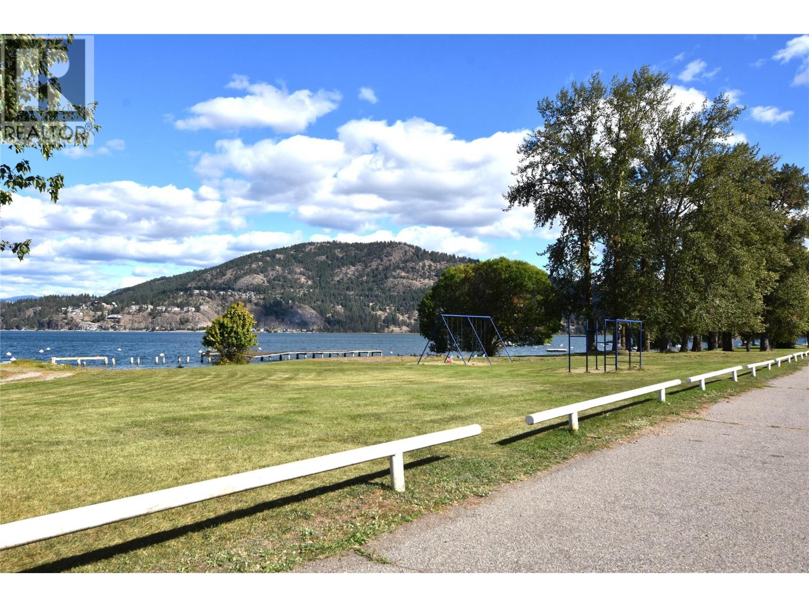  404 Hummingbird Avenue, Vernon