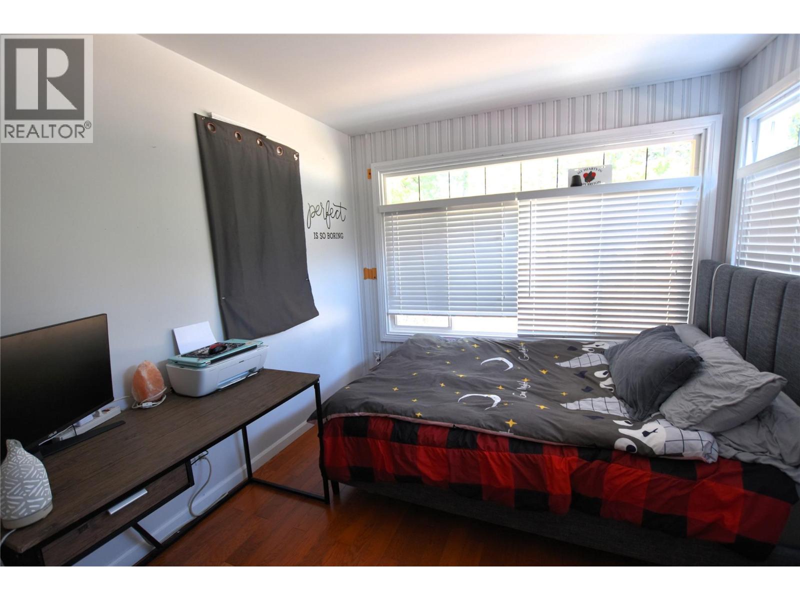  404 Hummingbird Avenue, Vernon