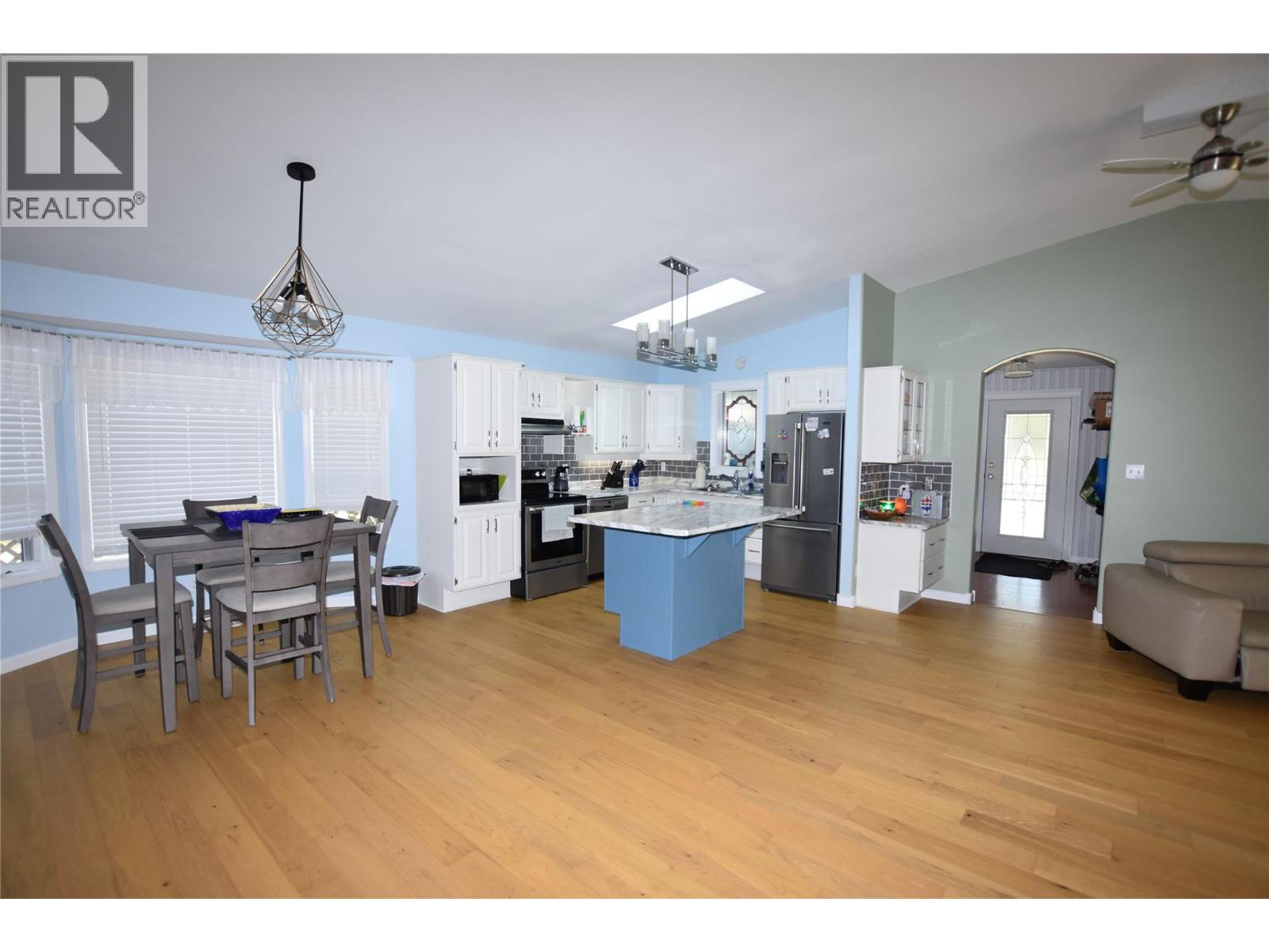  404 Hummingbird Avenue, Vernon