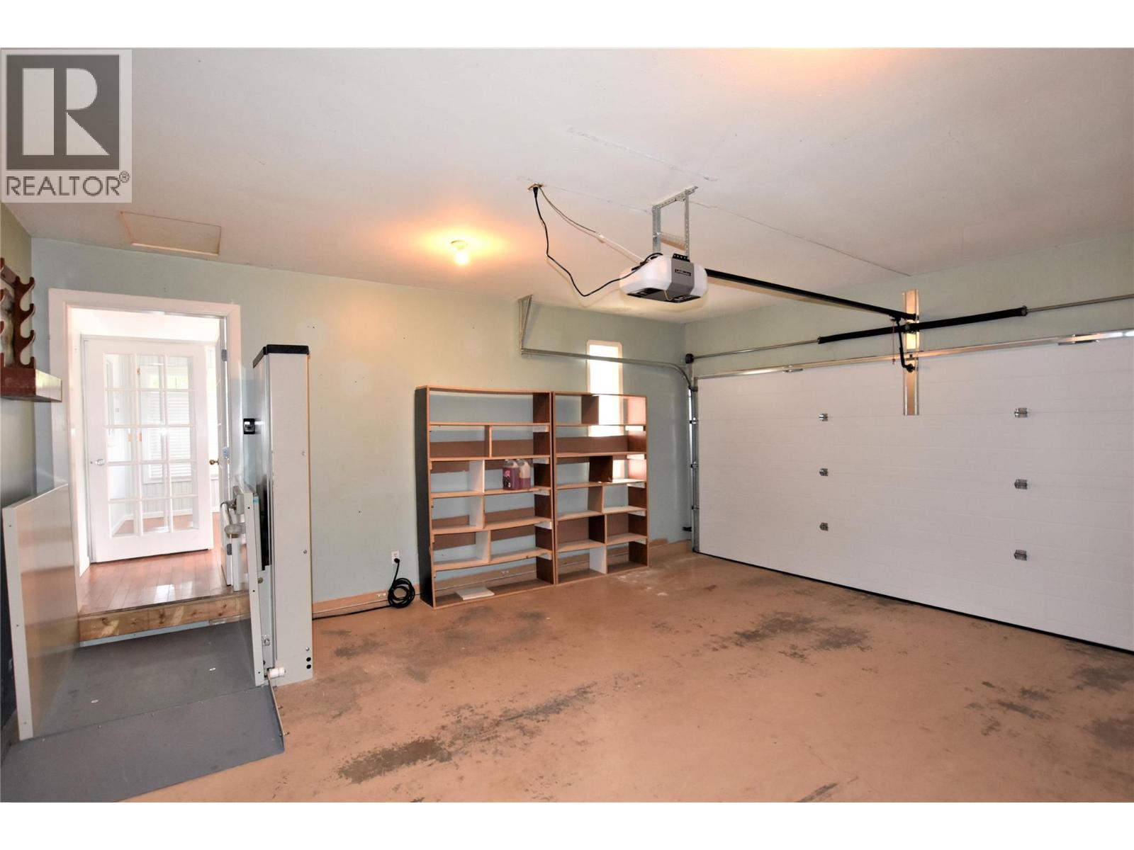  404 Hummingbird Avenue, Vernon