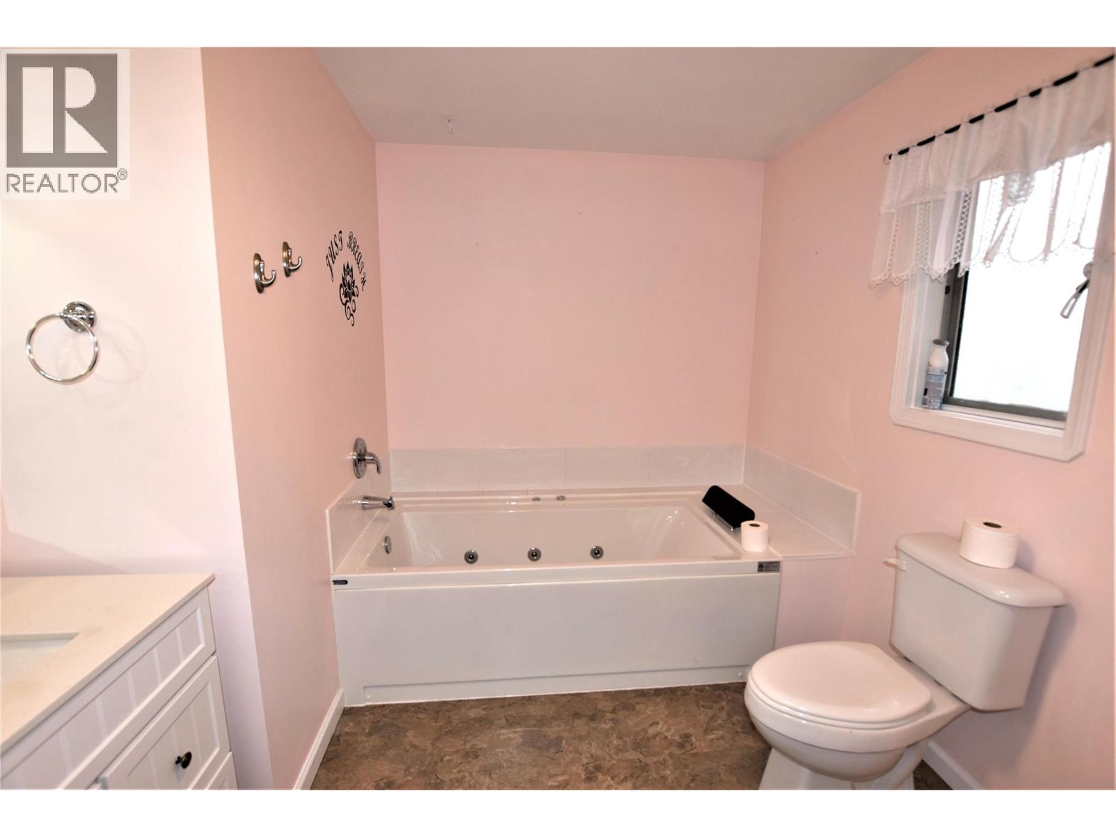  404 Hummingbird Avenue, Vernon