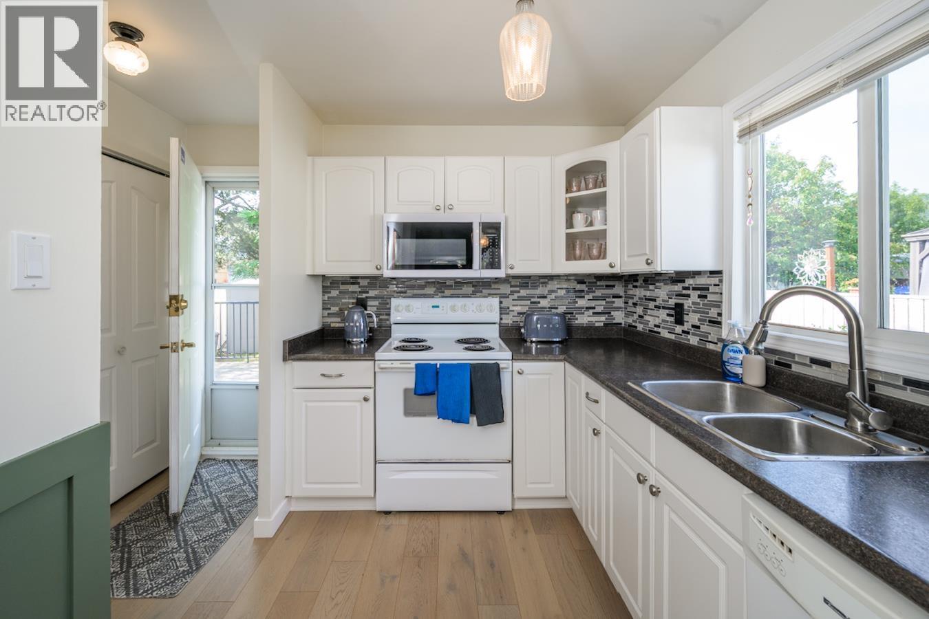 Photo 8 of 1373 Genevieve Crescent, Prince George BC