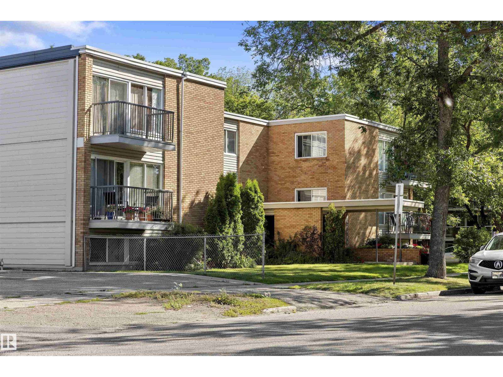 Photo 16 of 11 12304 103 Av Nw, Edmonton AB