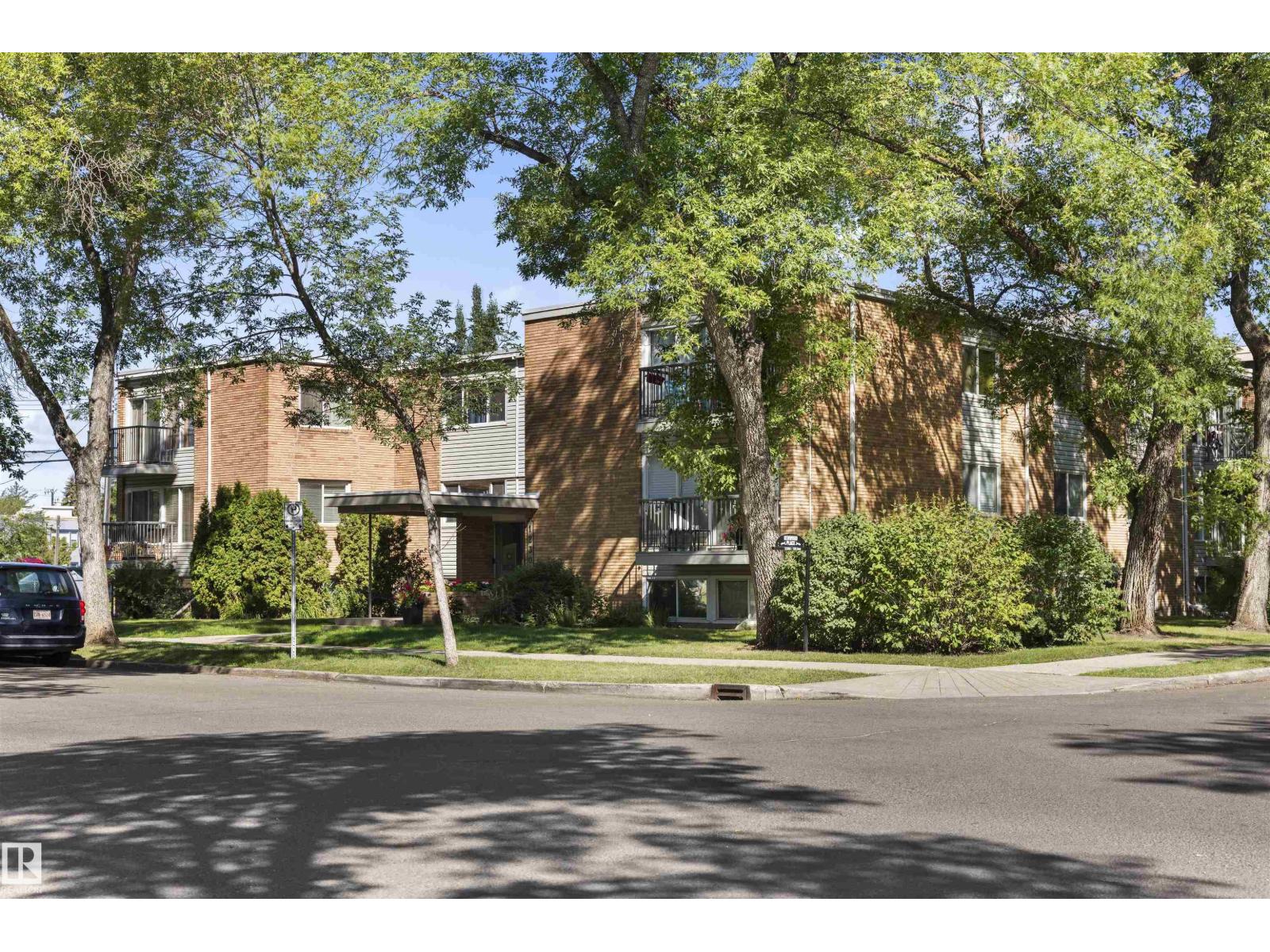 Photo 17 of 11 12304 103 Av Nw, Edmonton AB
