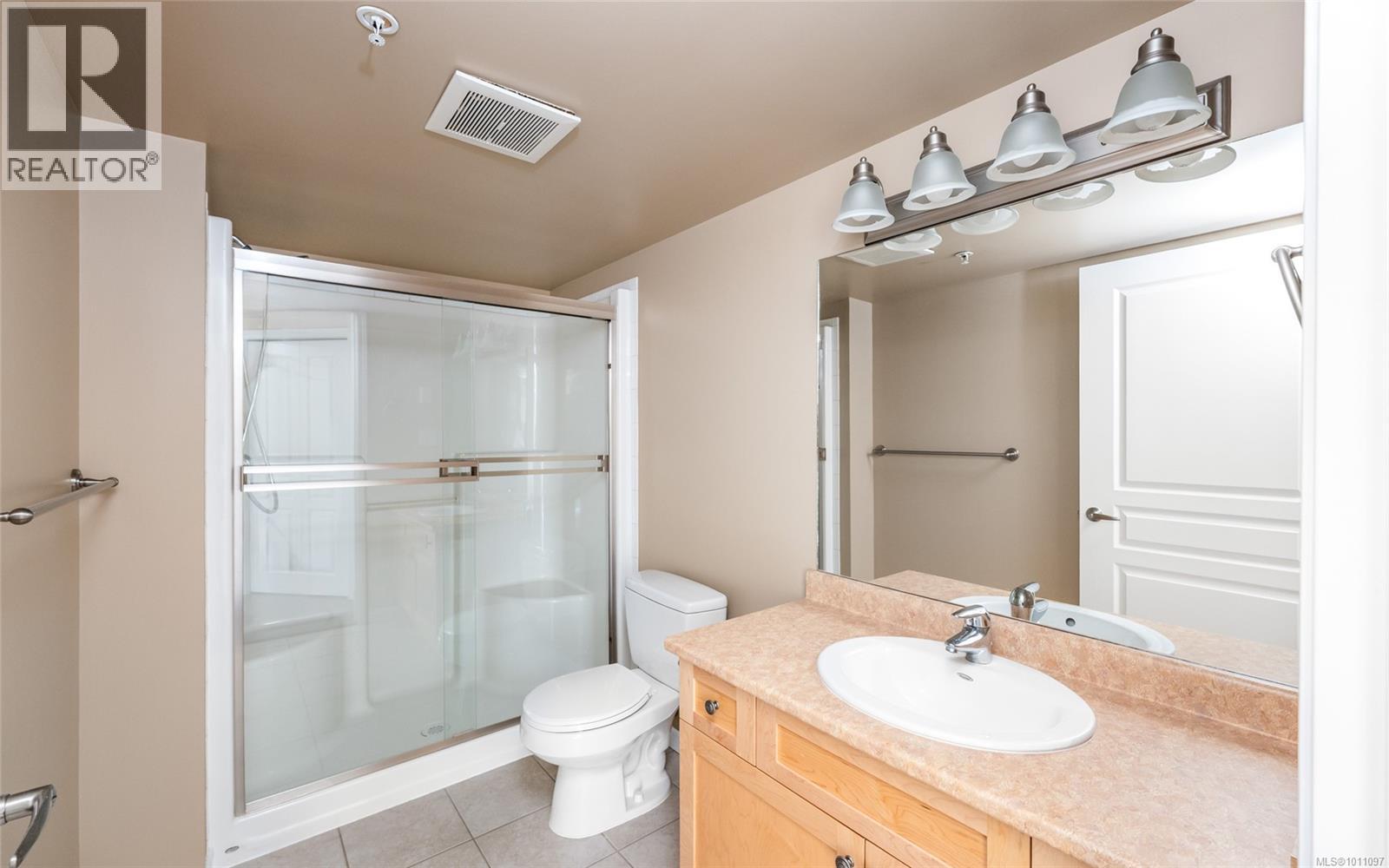 304 1514 Church Ave, Saanich