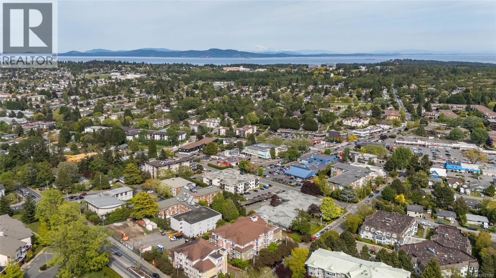 304 1514 Church Ave, Saanich