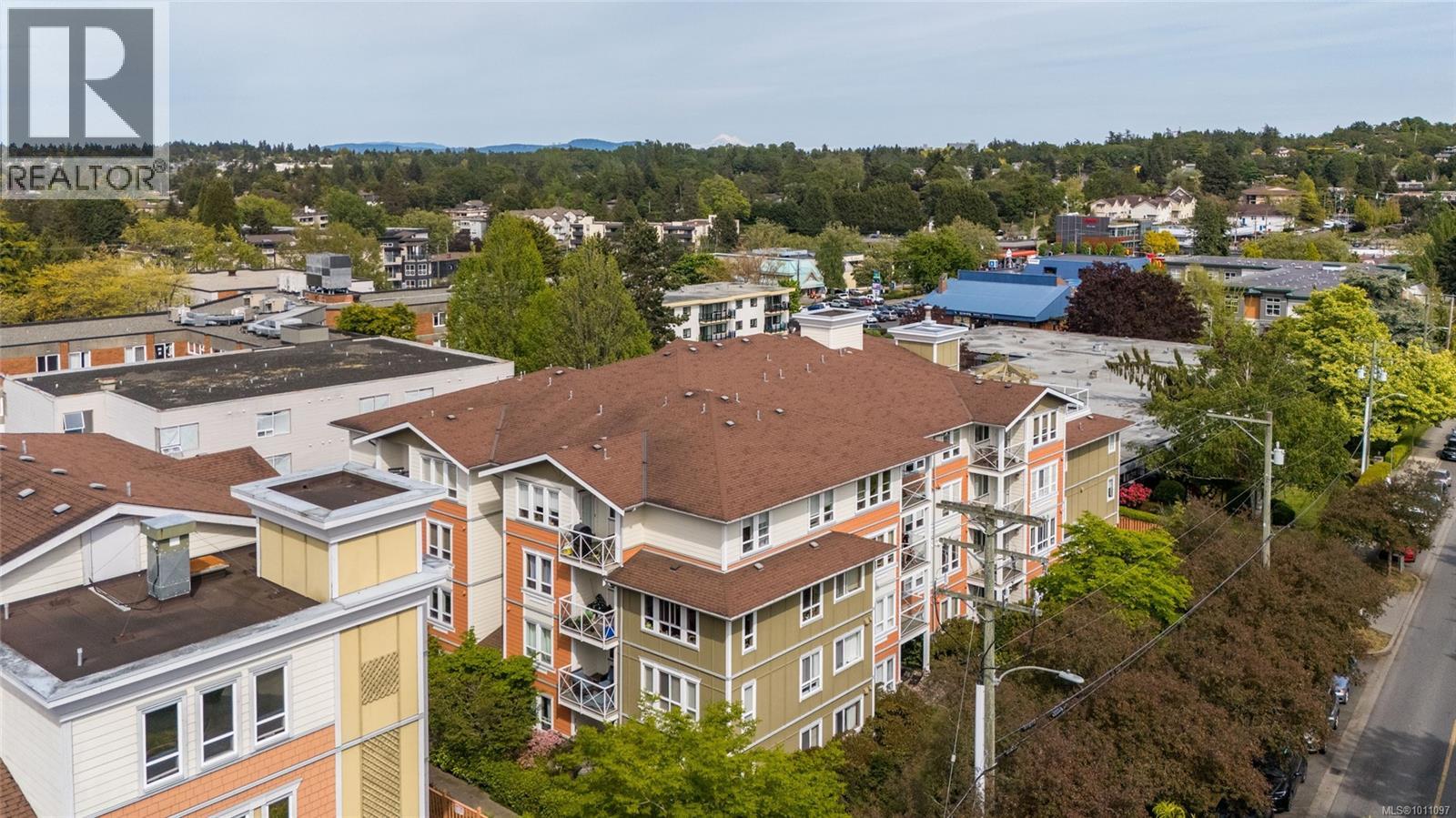 304 1514 Church Ave, Saanich