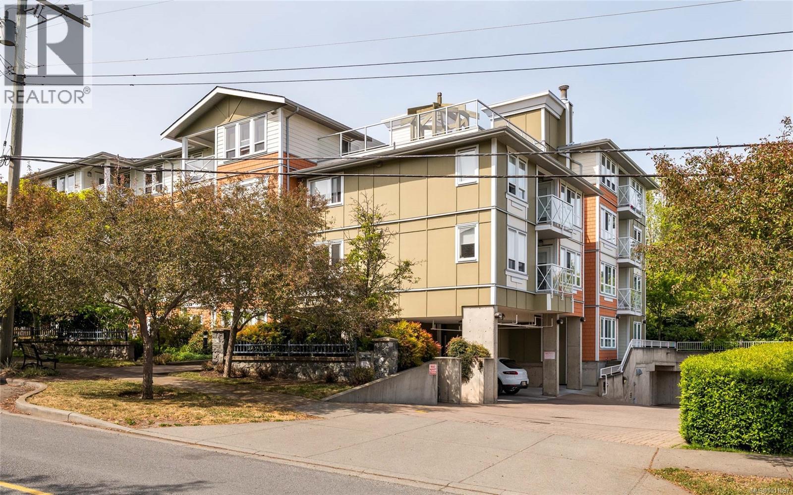 304 1514 Church Ave, Saanich