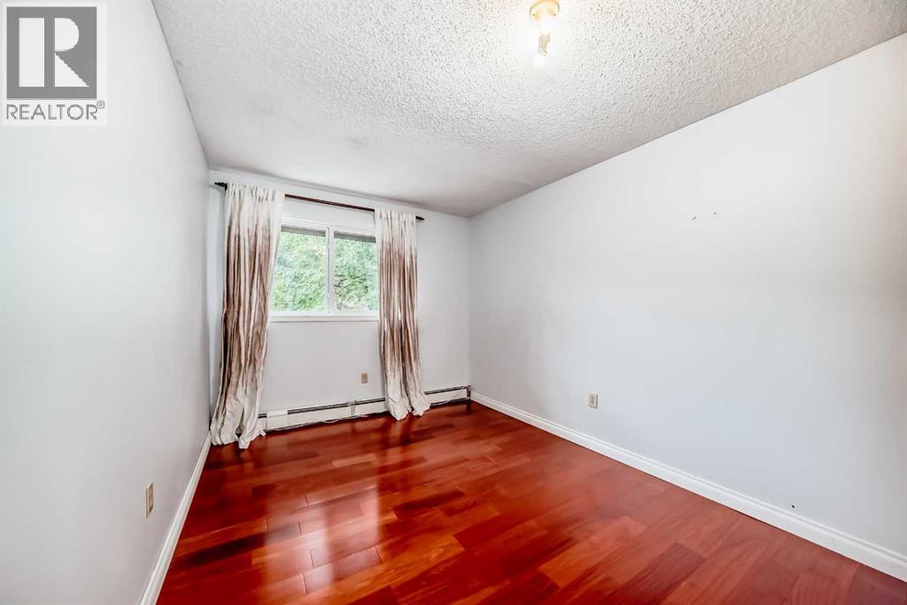 Single Family House for Sale in    Avenue SW Kelvin Grove Calgary 