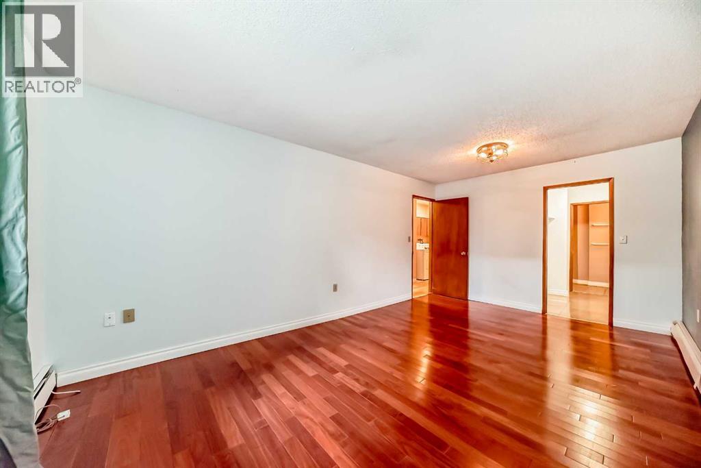 Single Family House for Sale in    Avenue SW Kelvin Grove Calgary 