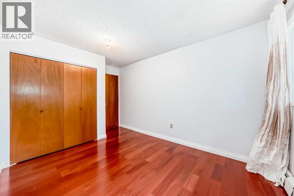 Single Family House for Sale in    Avenue SW Kelvin Grove Calgary 
