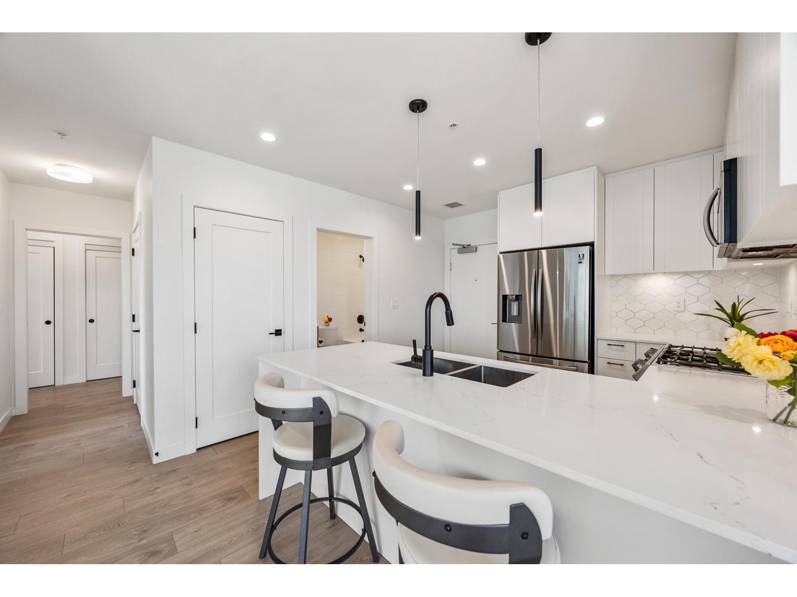 Photo 16 of A 410 20018 83 A Avenue, Langley BC