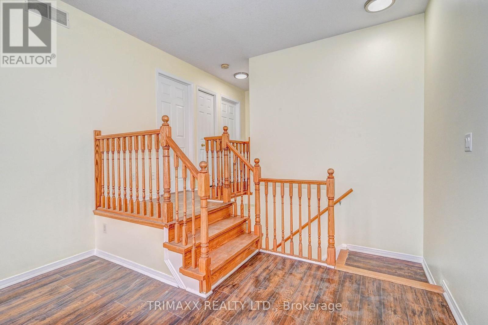 Photo 9 of 419 Tealby Crescent, Waterloo ON