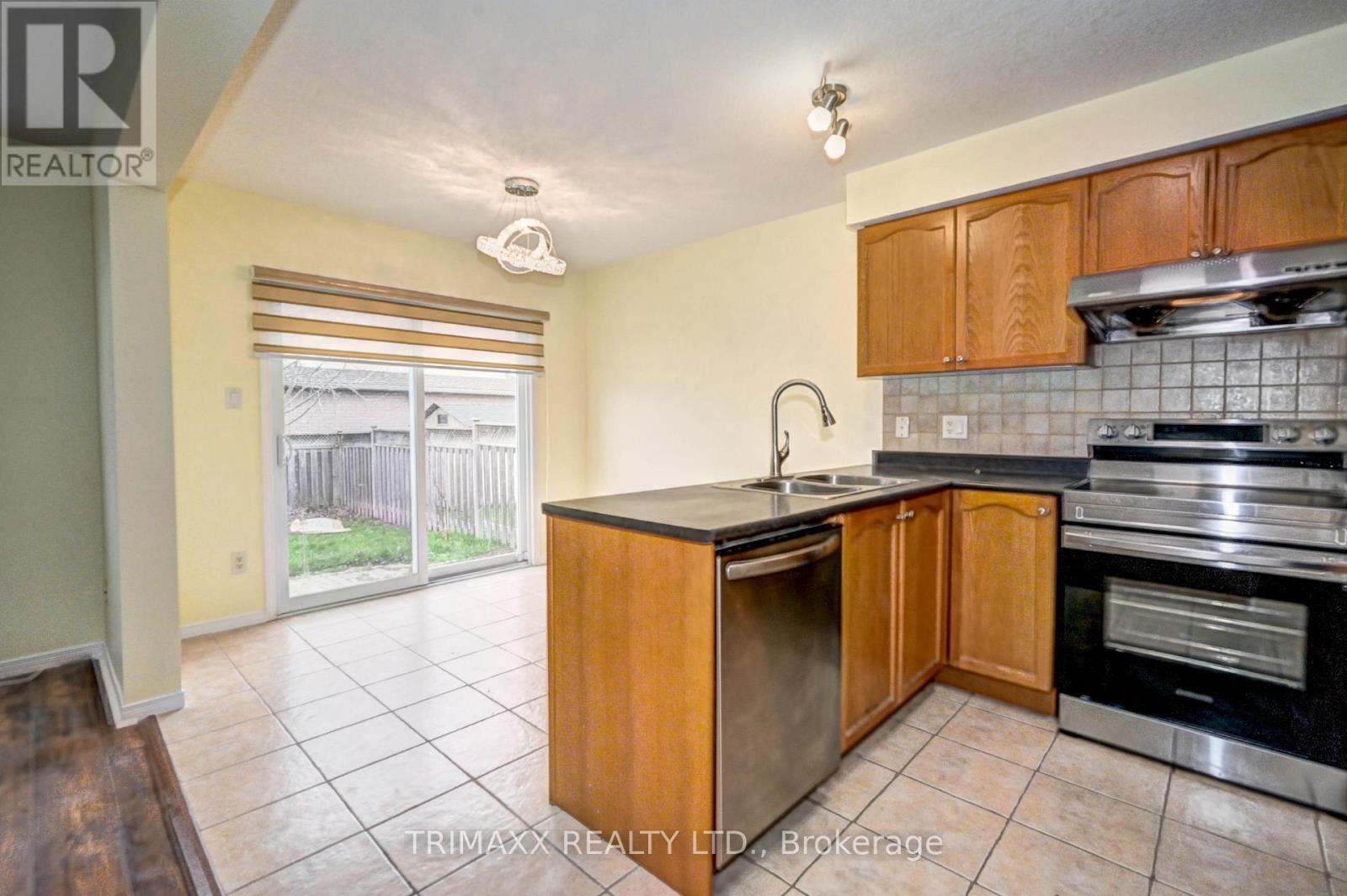 Photo 11 of 419 Tealby Crescent, Waterloo ON