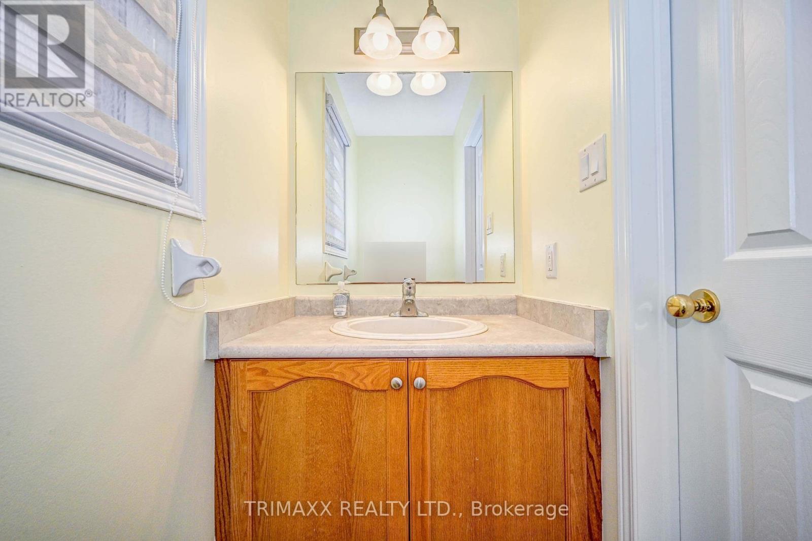 Photo 6 of 419 Tealby Crescent, Waterloo ON