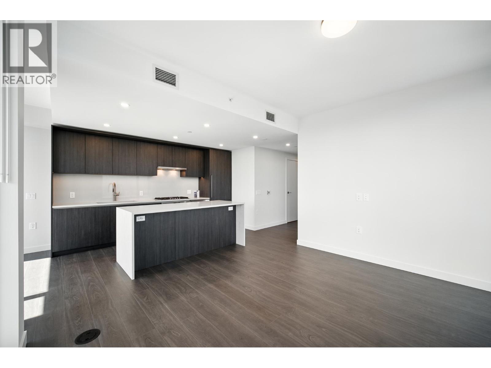 Photo 6 of 3808 5987 Wilson Avenue, Burnaby BC