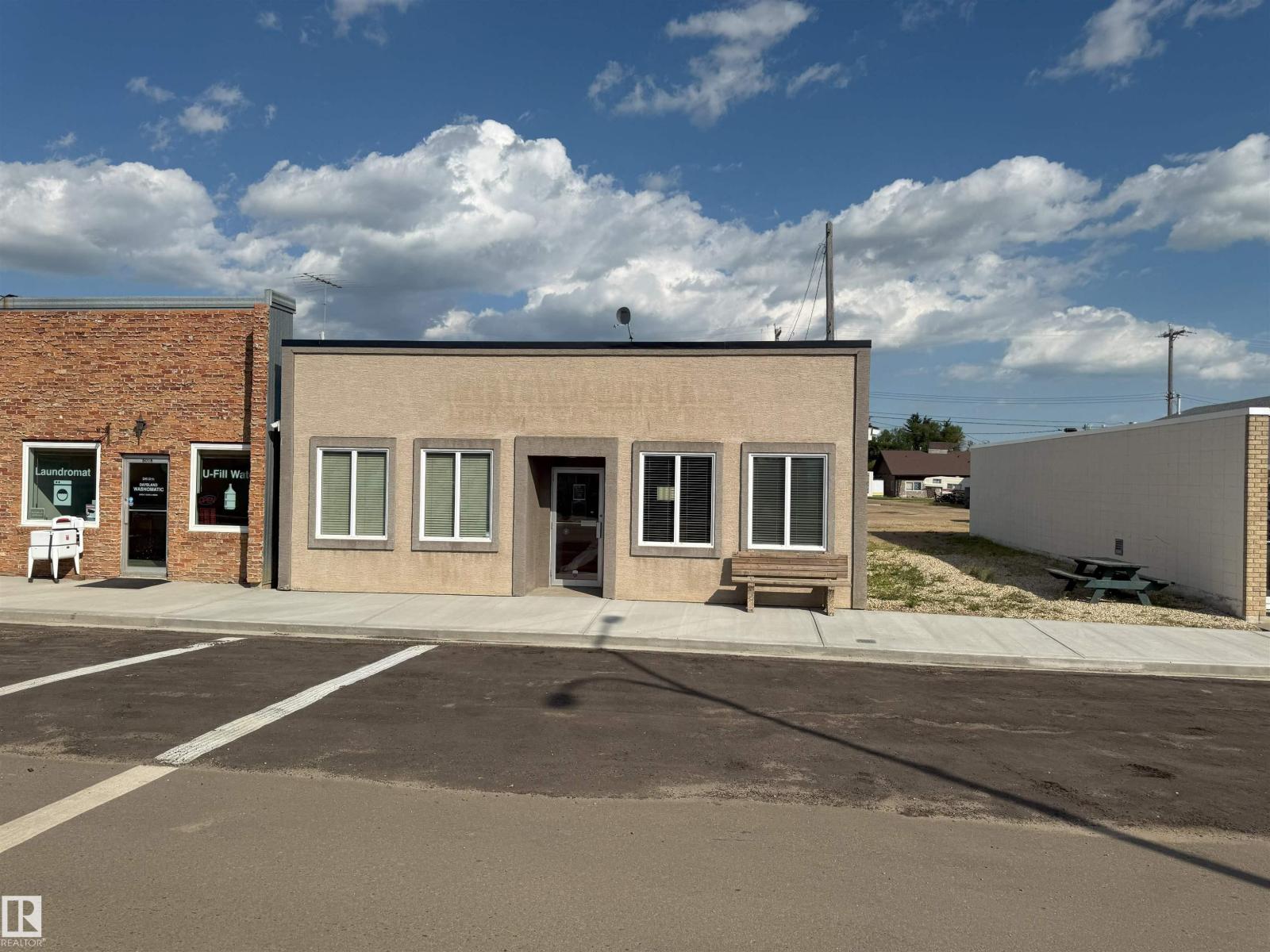 Photo 13 of 5013 50 St, Daysland AB