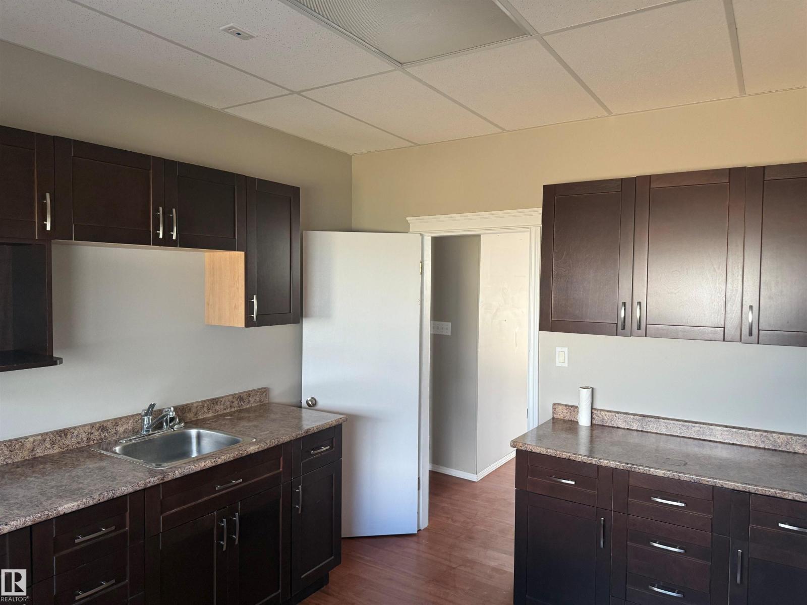 Photo 10 of 5013 50 St, Daysland AB