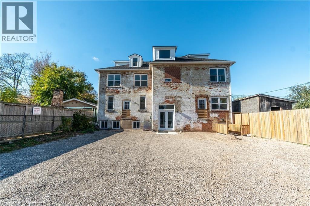 Photo 13 of 107 Victoria Avenue N Unit 2, Hamilton ON