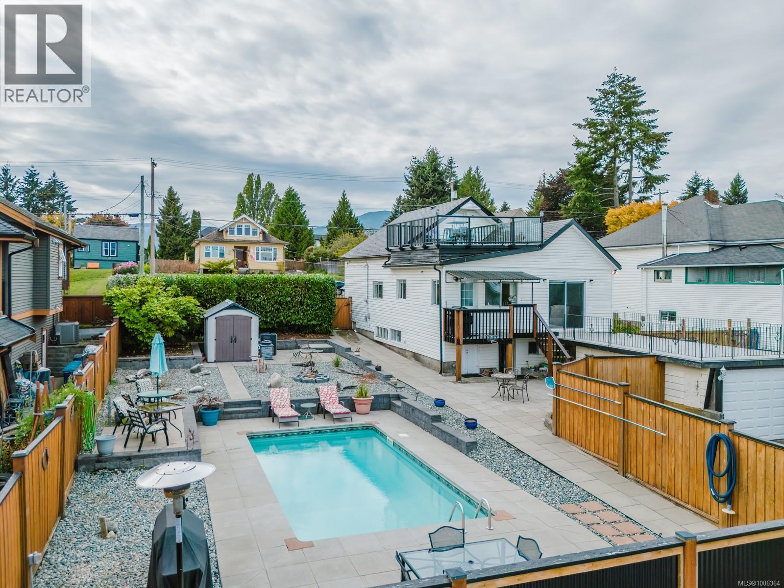 Photo 2 of 446 Kennedy St, Nanaimo BC