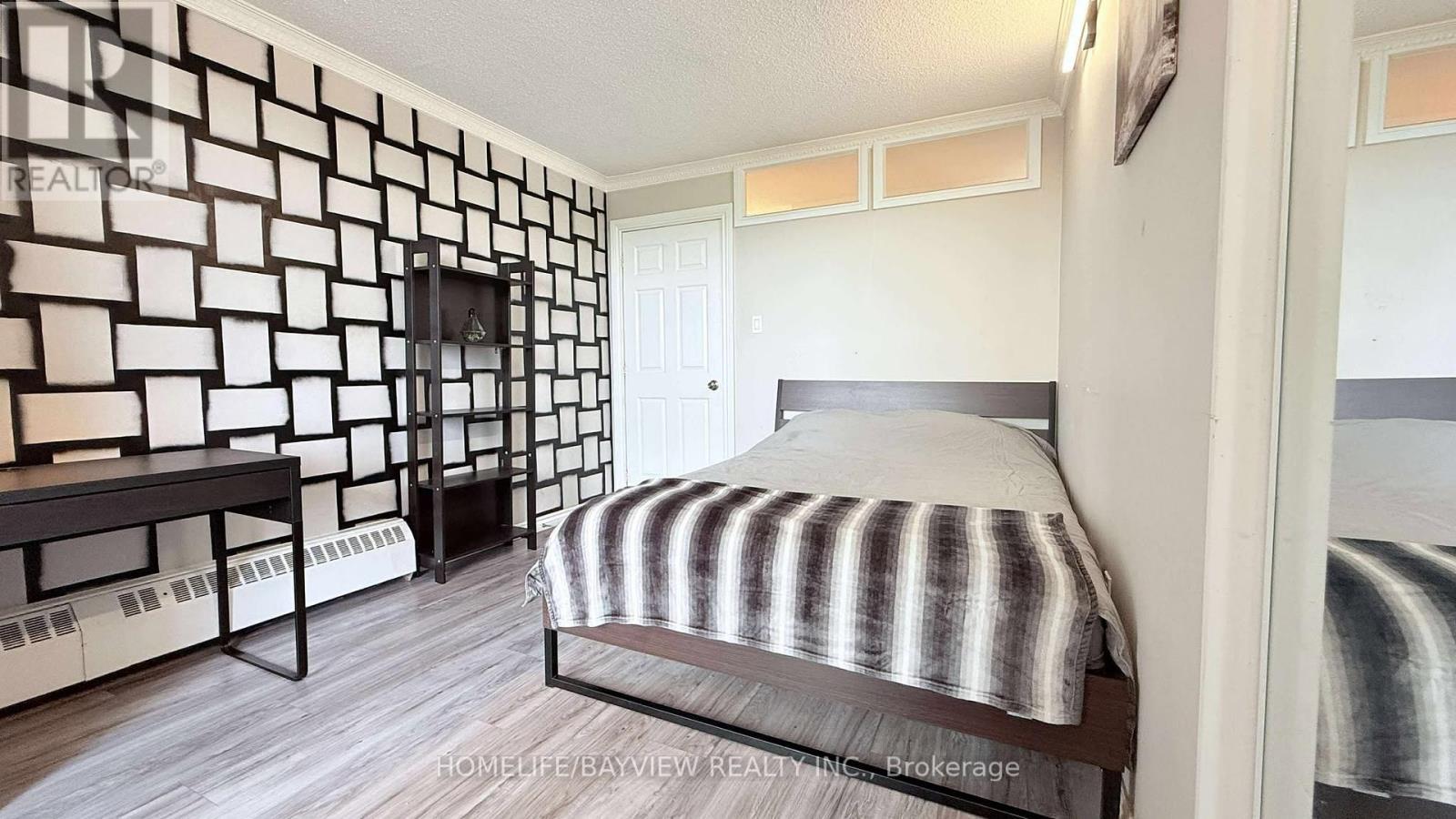 Photo 12 of 909 4645 Jane Street, Toronto ON