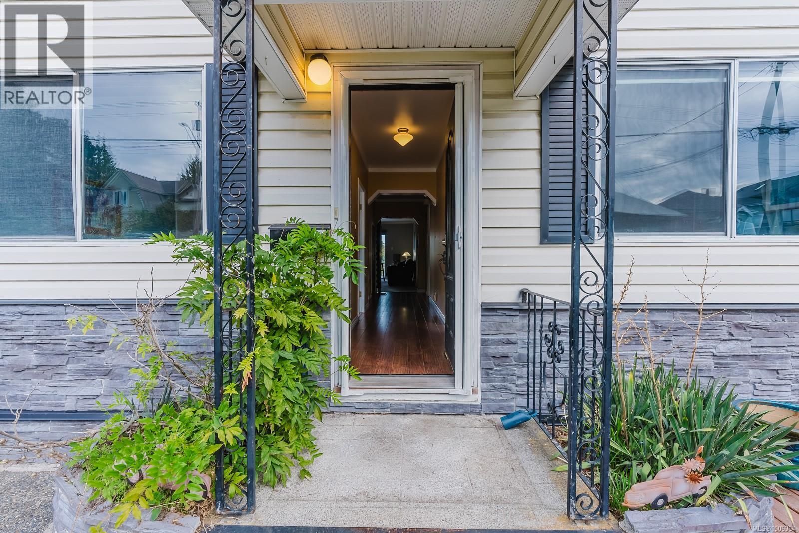 Photo 36 of 446 Kennedy St, Nanaimo BC