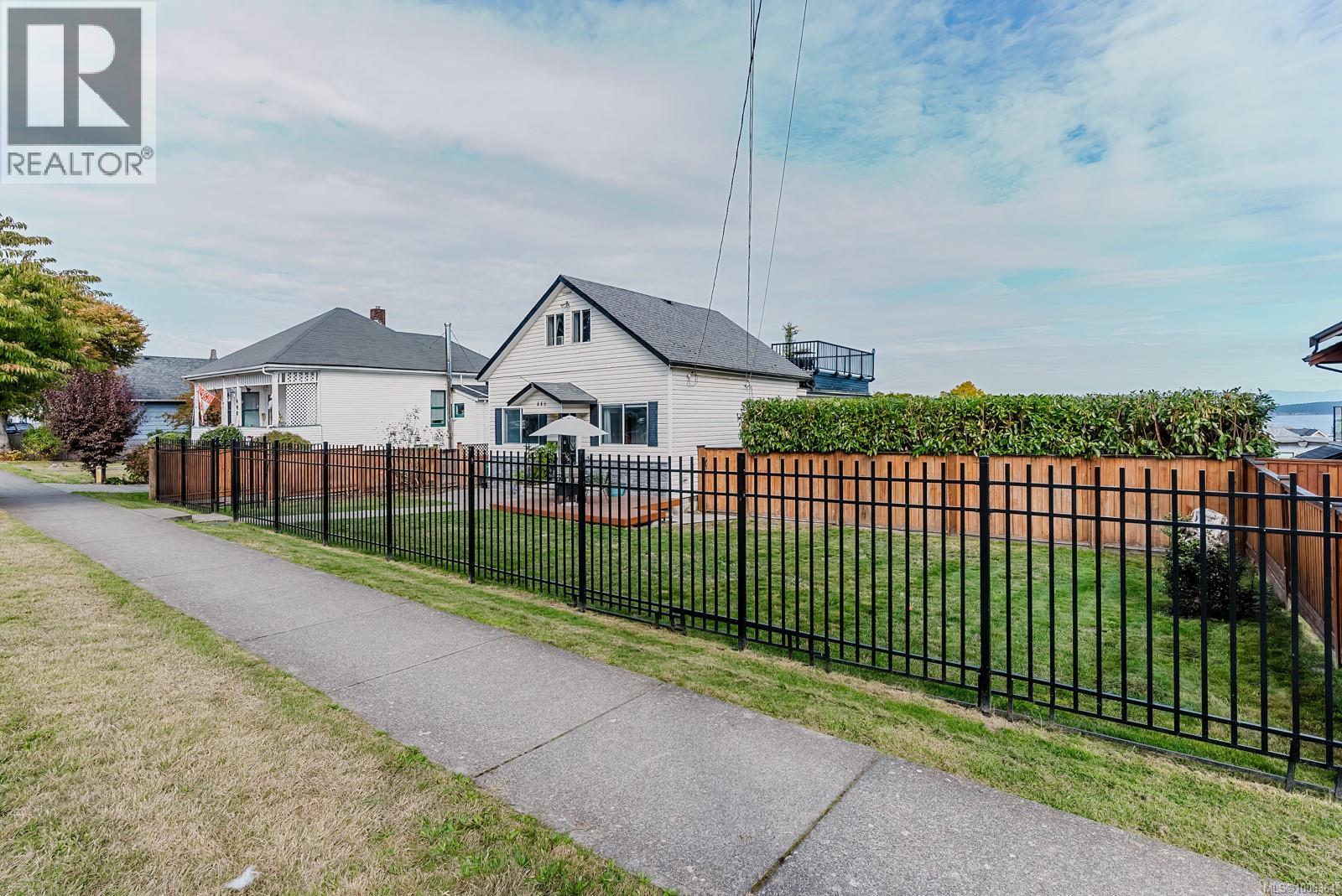 Photo 5 of 446 Kennedy St, Nanaimo BC