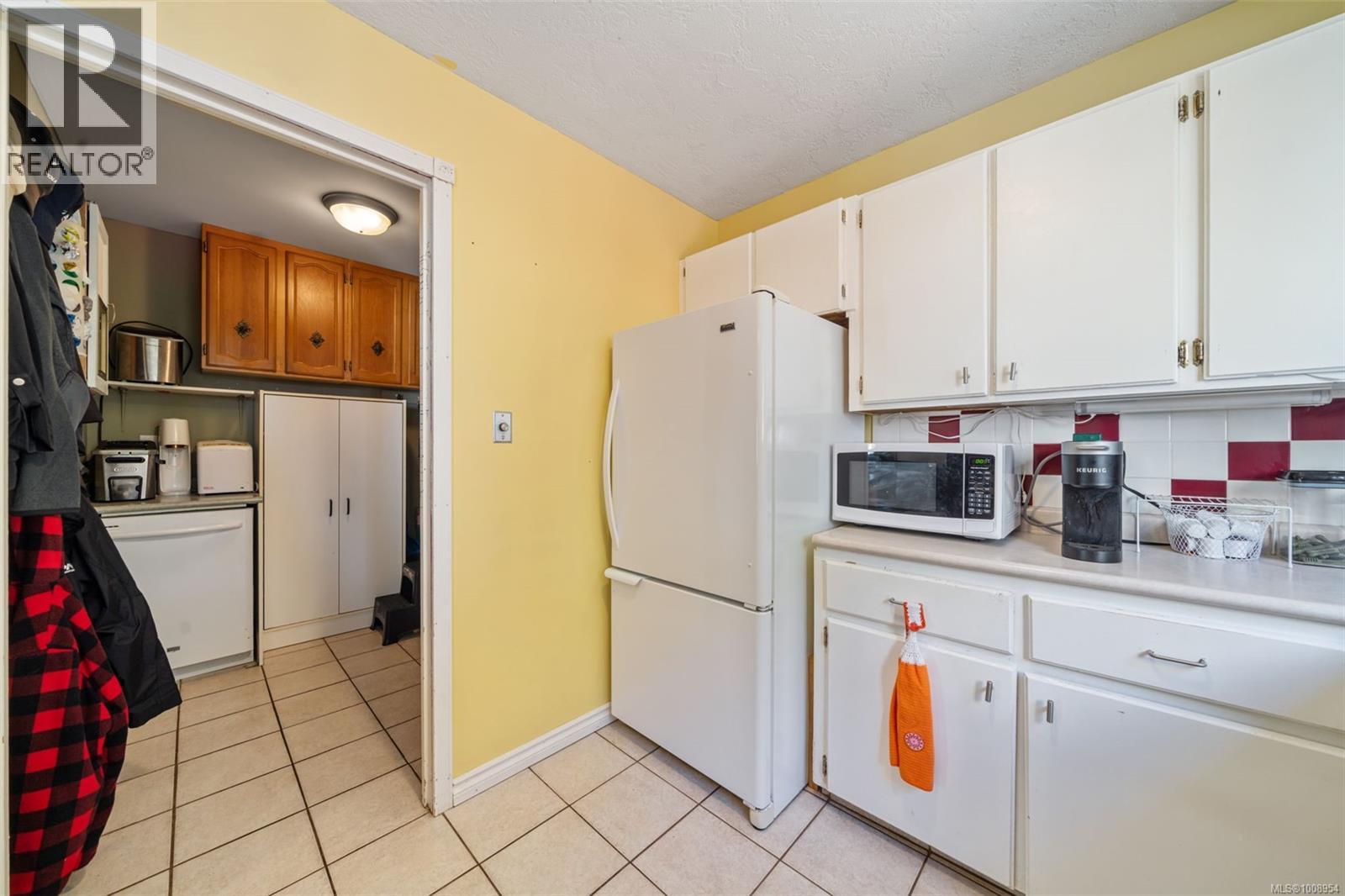Photo 11 of 111 2860 Sooke Lake Rd, Langford BC