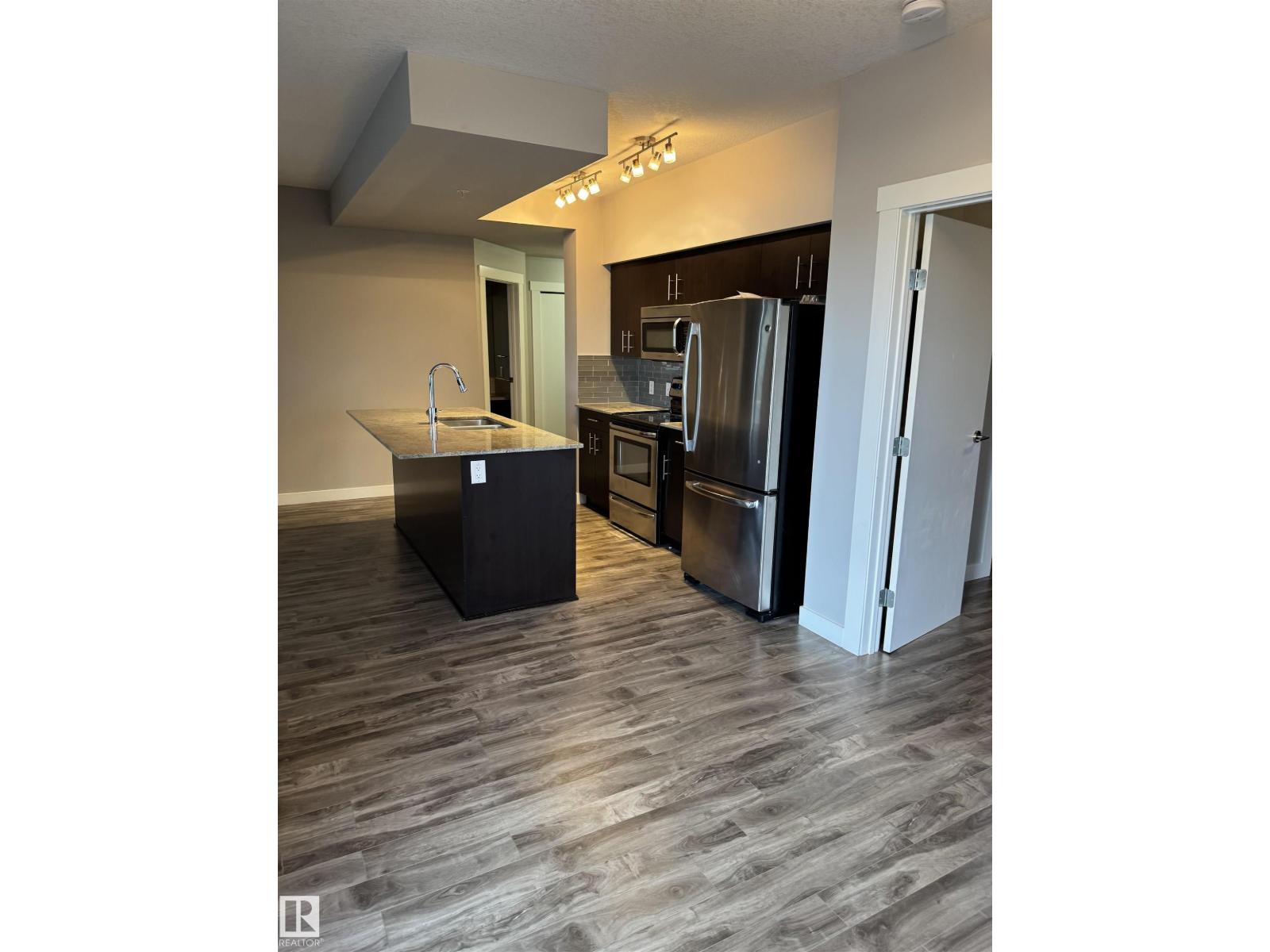 Photo 30 of 602 10226 104 St Nw, Edmonton AB