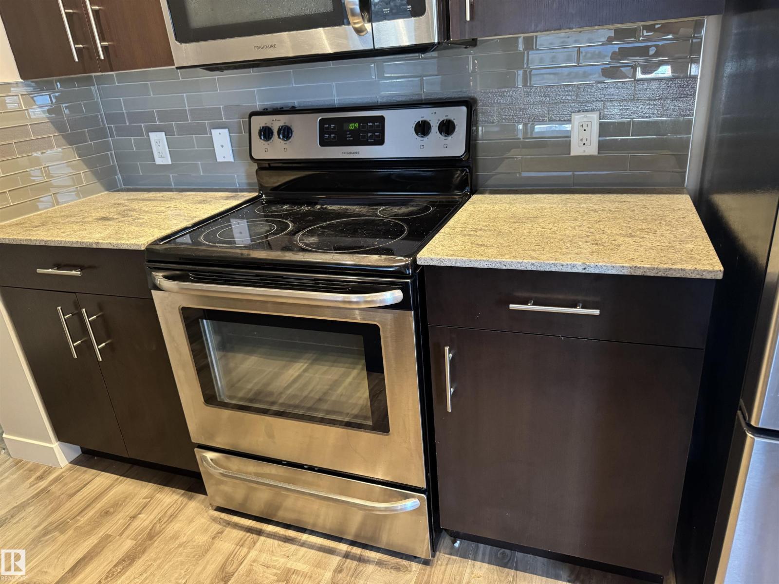 Photo 6 of 602 10226 104 St Nw, Edmonton AB
