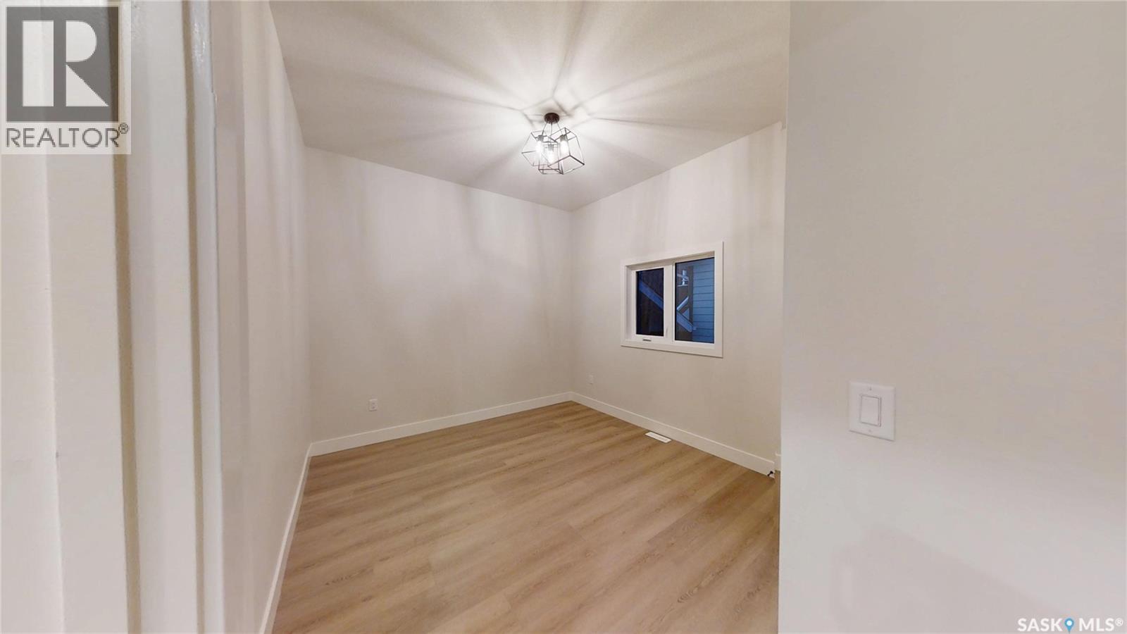 Photo 12 of 810 Ballesteros Crescent, Warman SK