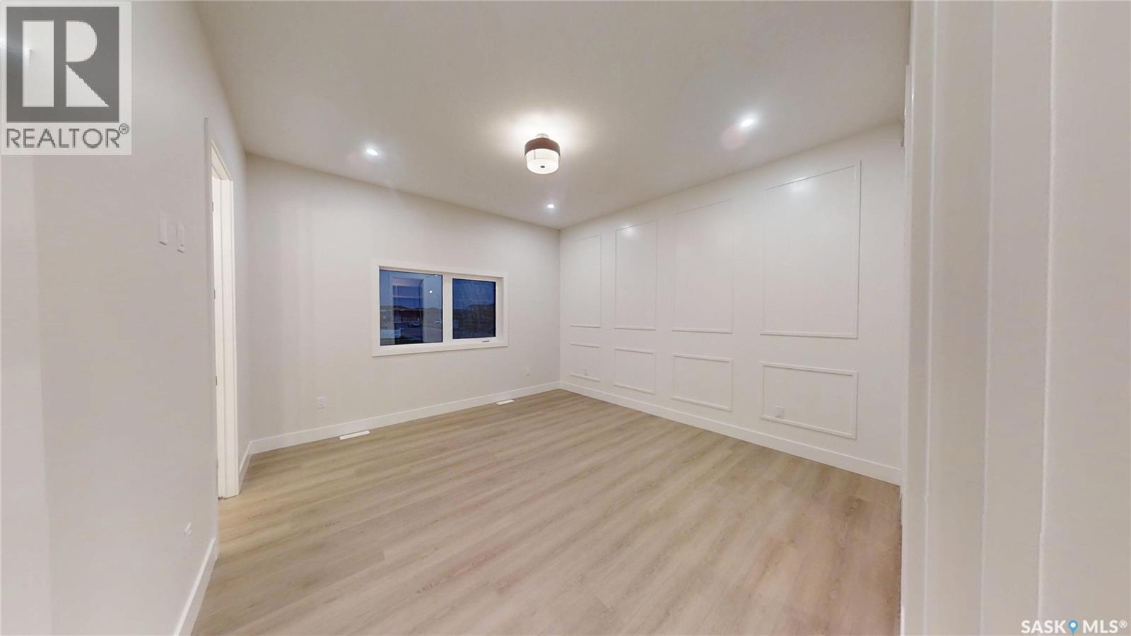 Photo 13 of 810 Ballesteros Crescent, Warman SK