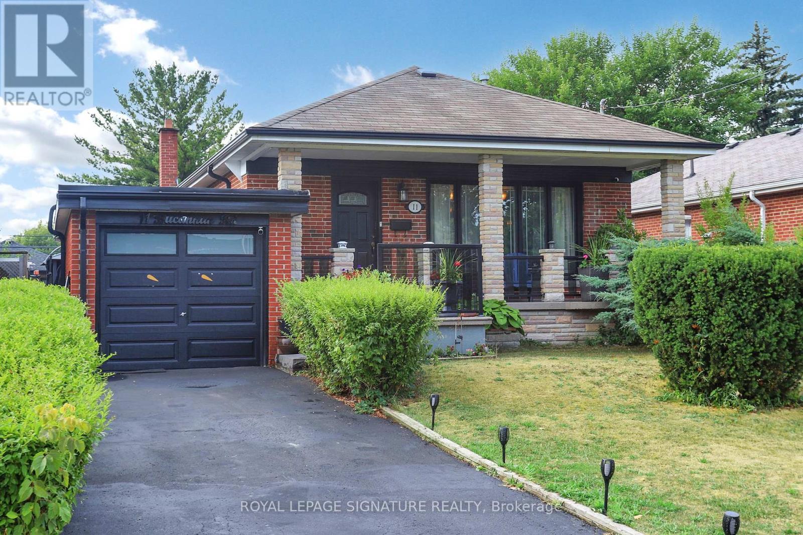 Photo 4 of 11 Bucannan Road, Toronto ON