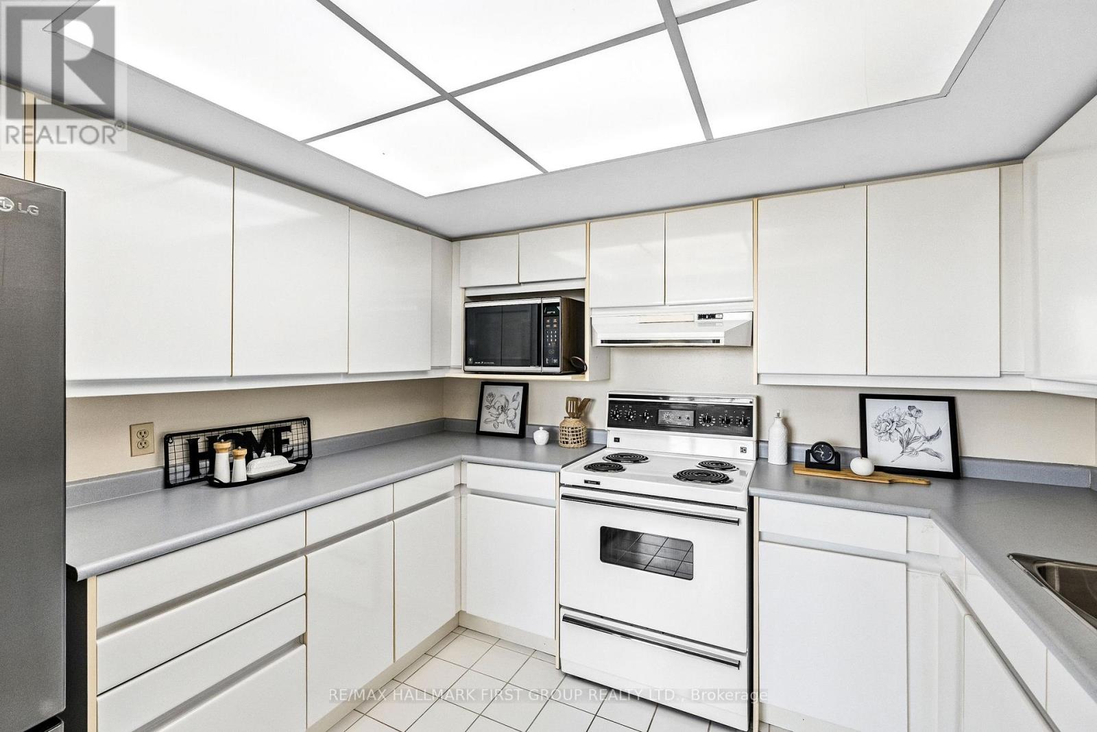 Photo 25 of 701 25 Cumberland Lane, Ajax ON