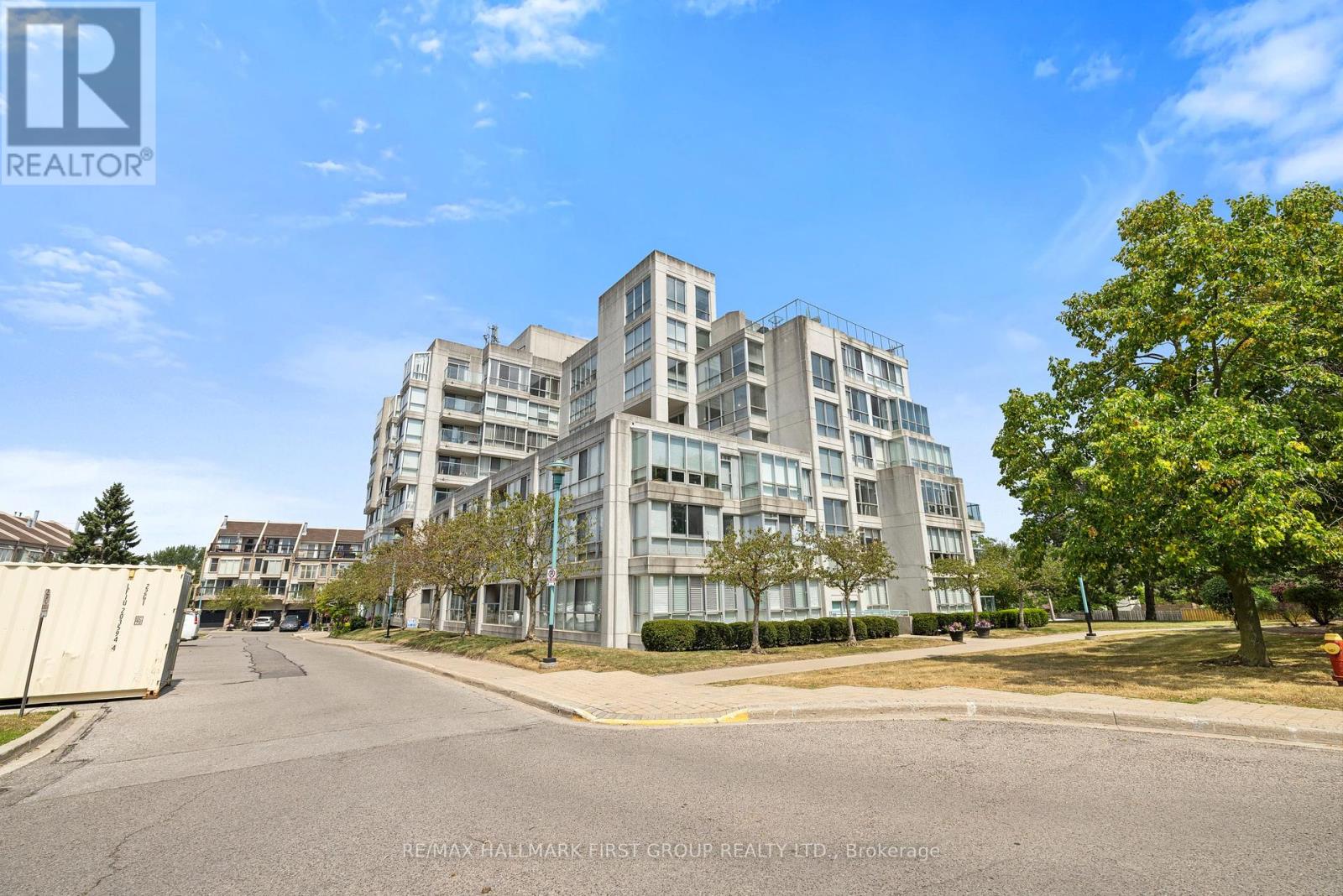 Photo 34 of 701 25 Cumberland Lane, Ajax ON