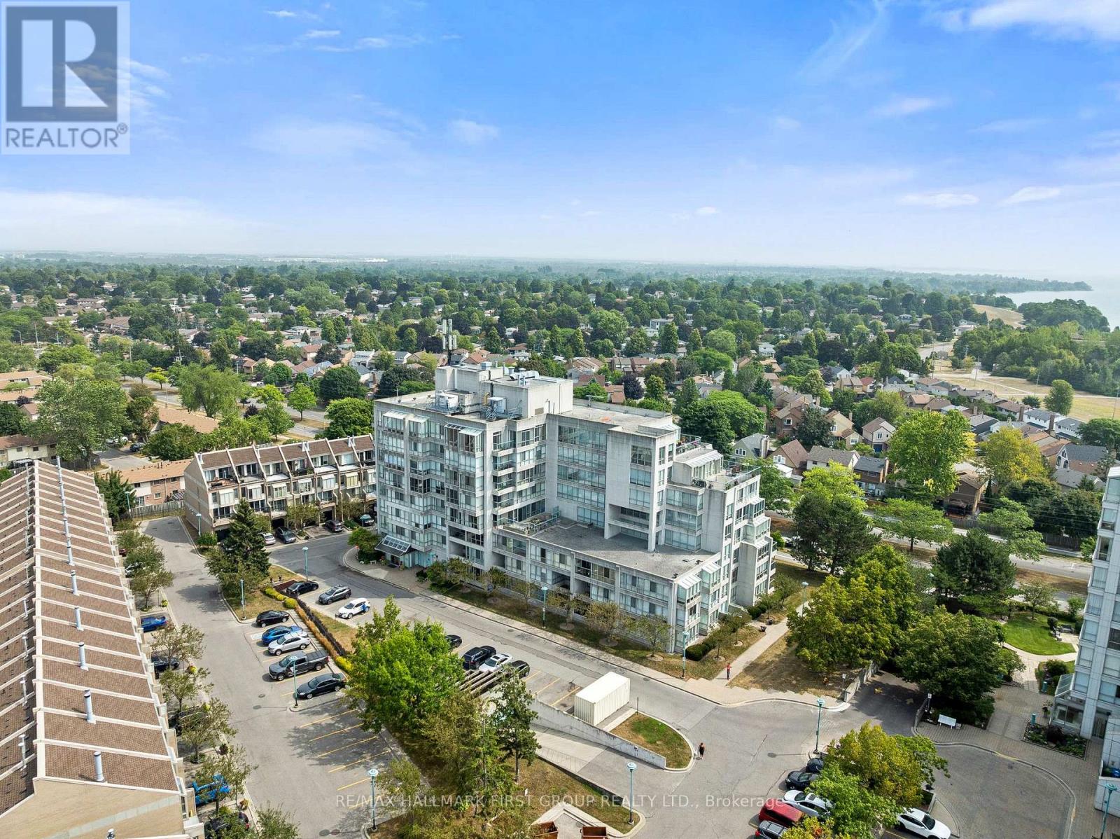 Photo 1 of 701 25 Cumberland Lane, Ajax ON