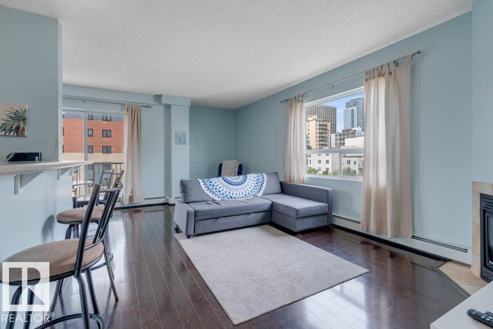 Photo 14 of 802 9707 105 St Nw, Edmonton AB