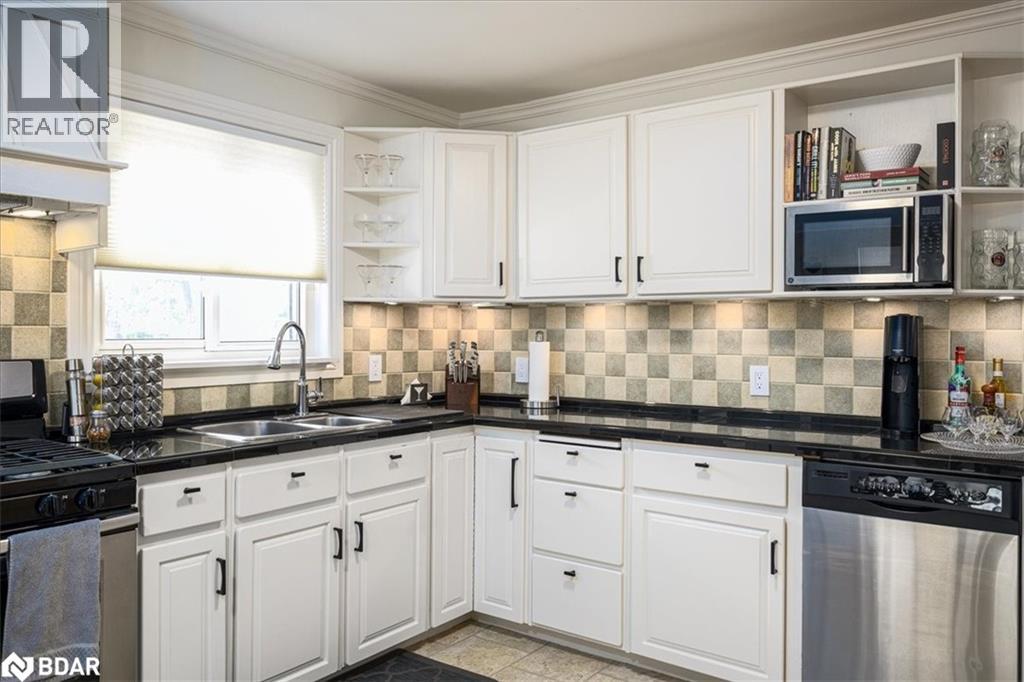 Photo 31 of 2030 Lilac Drive, Innisfil ON