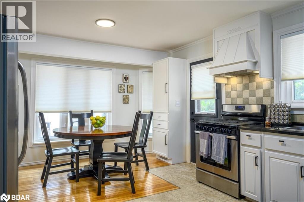 Photo 32 of 2030 Lilac Drive, Innisfil ON