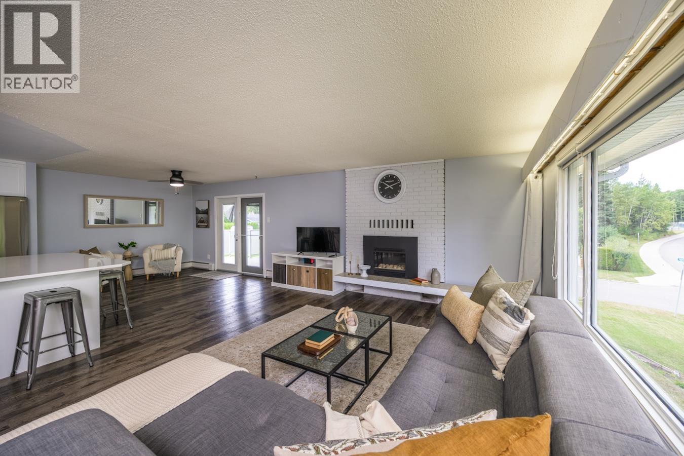 Photo 3 of 5300 York Drive, Prince George BC