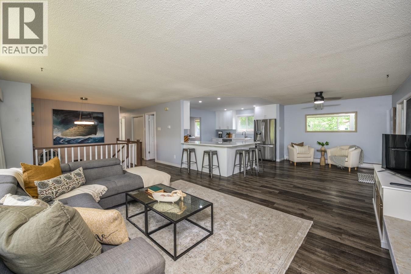 Photo 5 of 5300 York Drive, Prince George BC