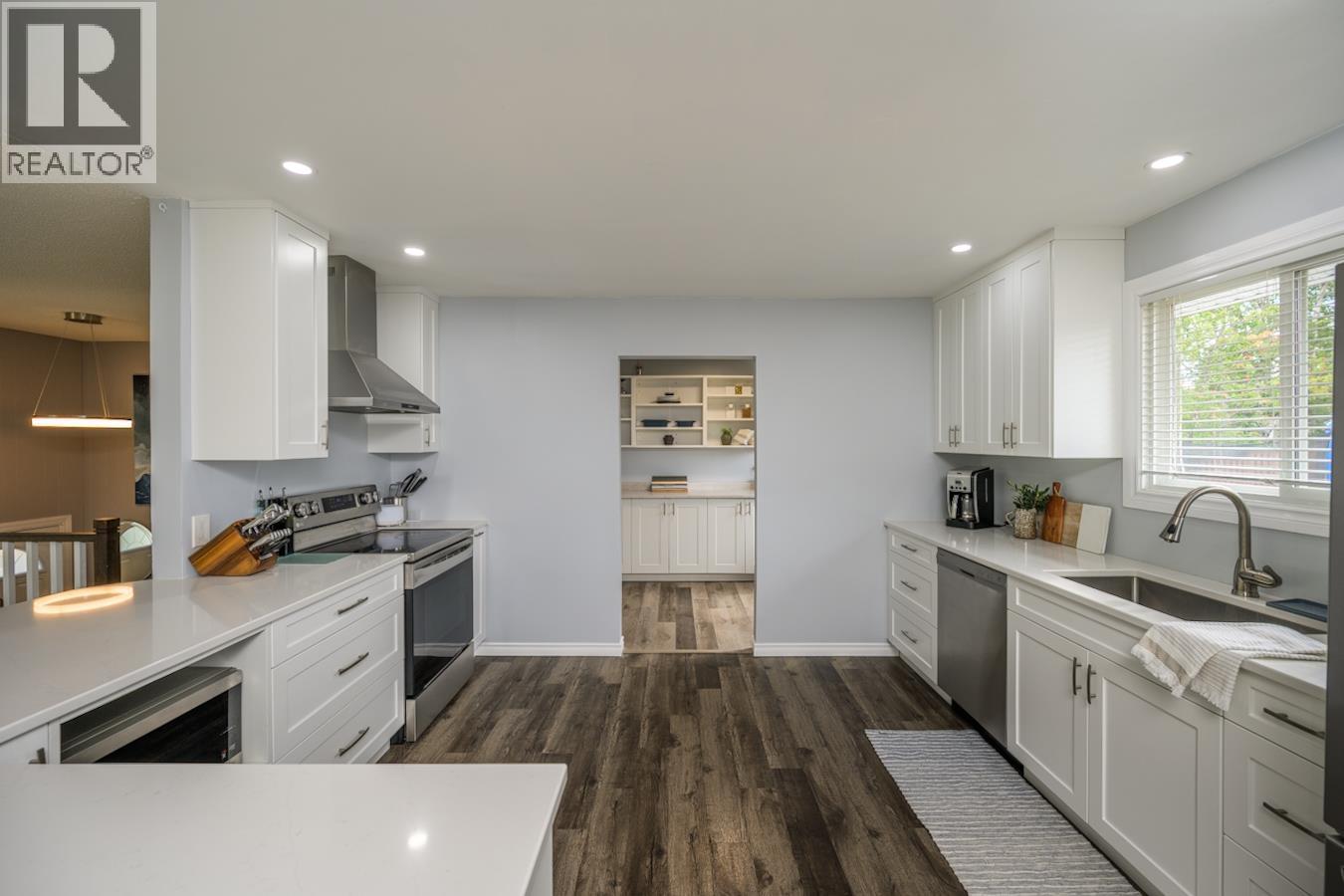 Photo 8 of 5300 York Drive, Prince George BC