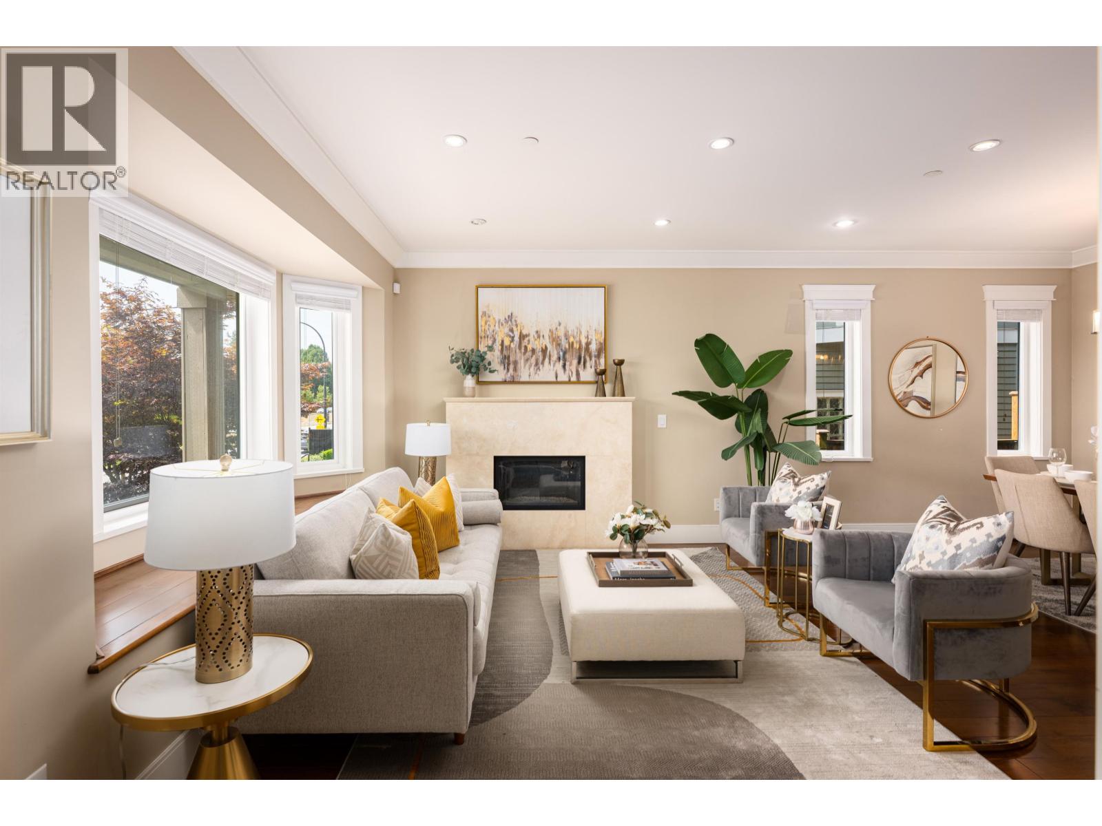 Photo 6 of 320 E Keith Road, North Vancouver BC