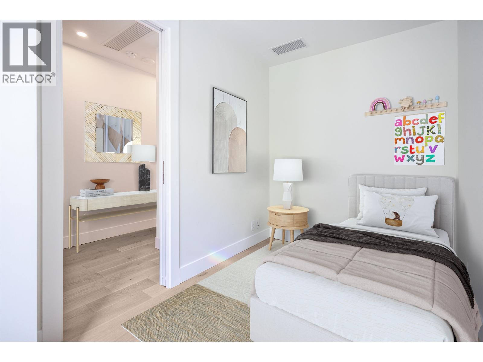 Photo 14 of 408 6687 Nelson Avenue, West Vancouver BC