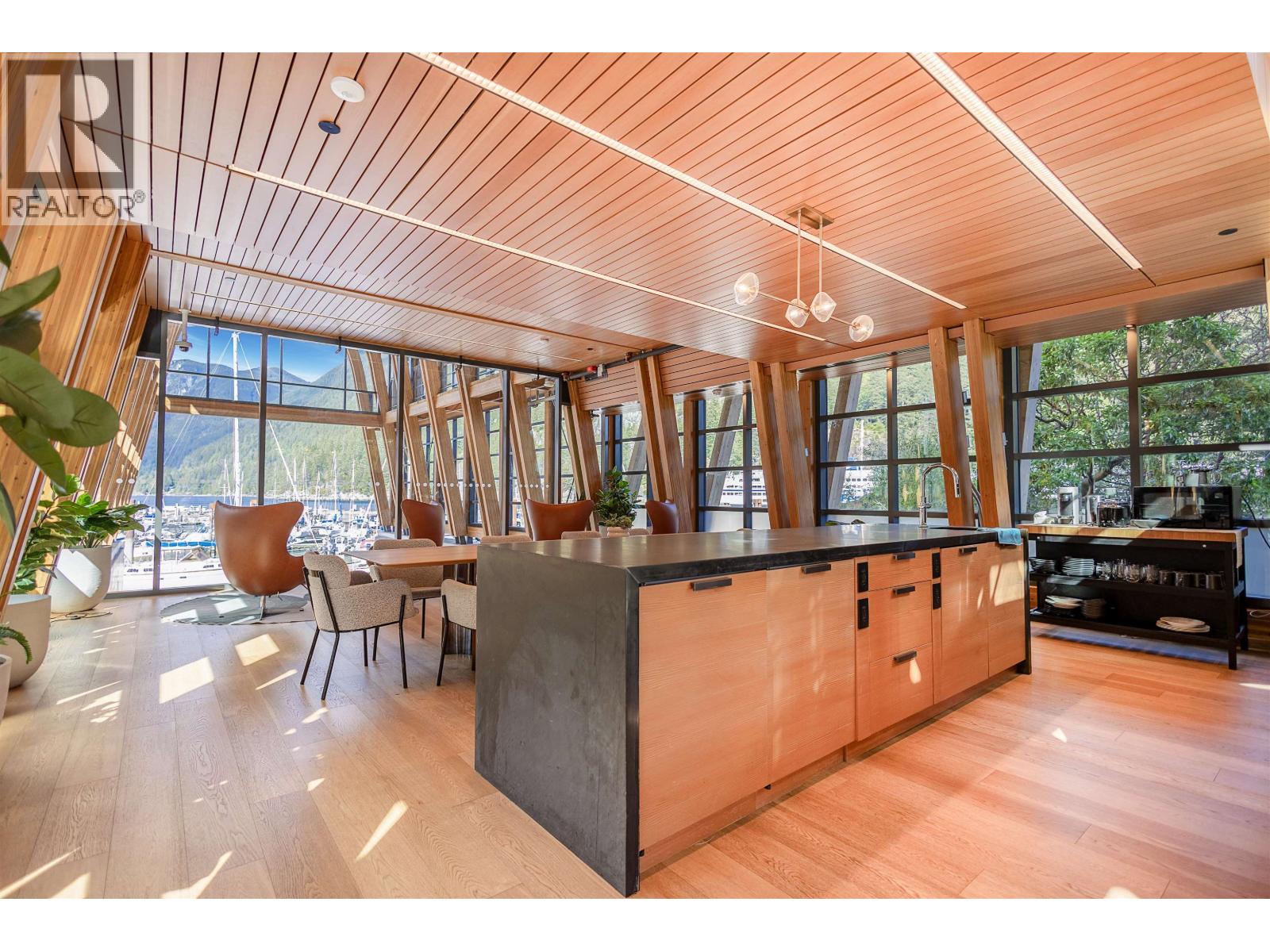 Photo 5 of 408 6687 Nelson Avenue, West Vancouver BC