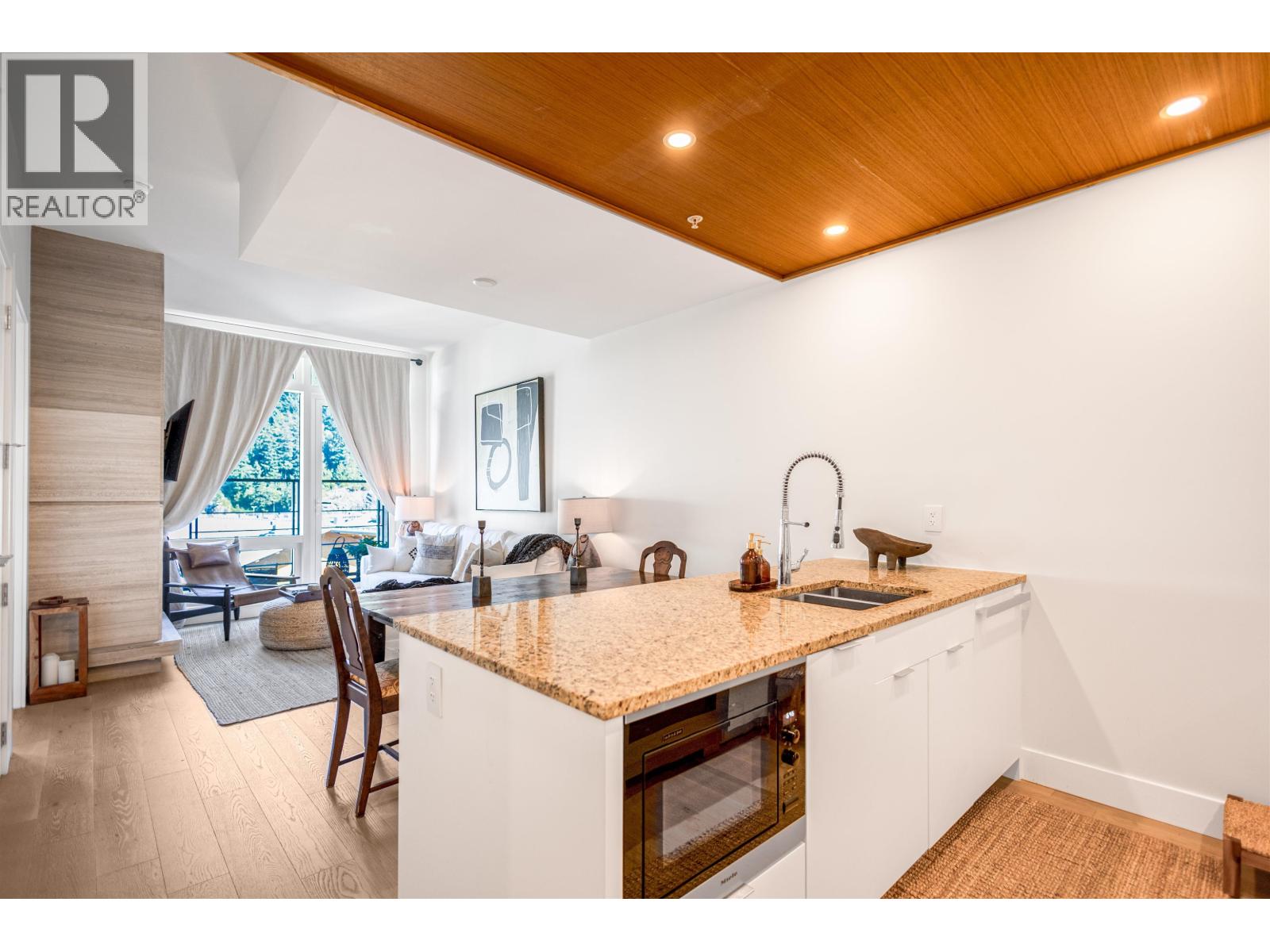 Photo 28 of 408 6687 Nelson Avenue, West Vancouver BC