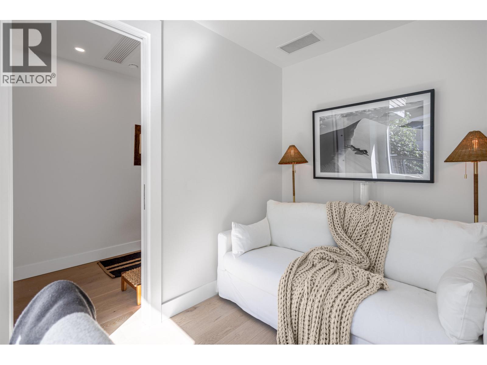 Photo 19 of 408 6687 Nelson Avenue, West Vancouver BC